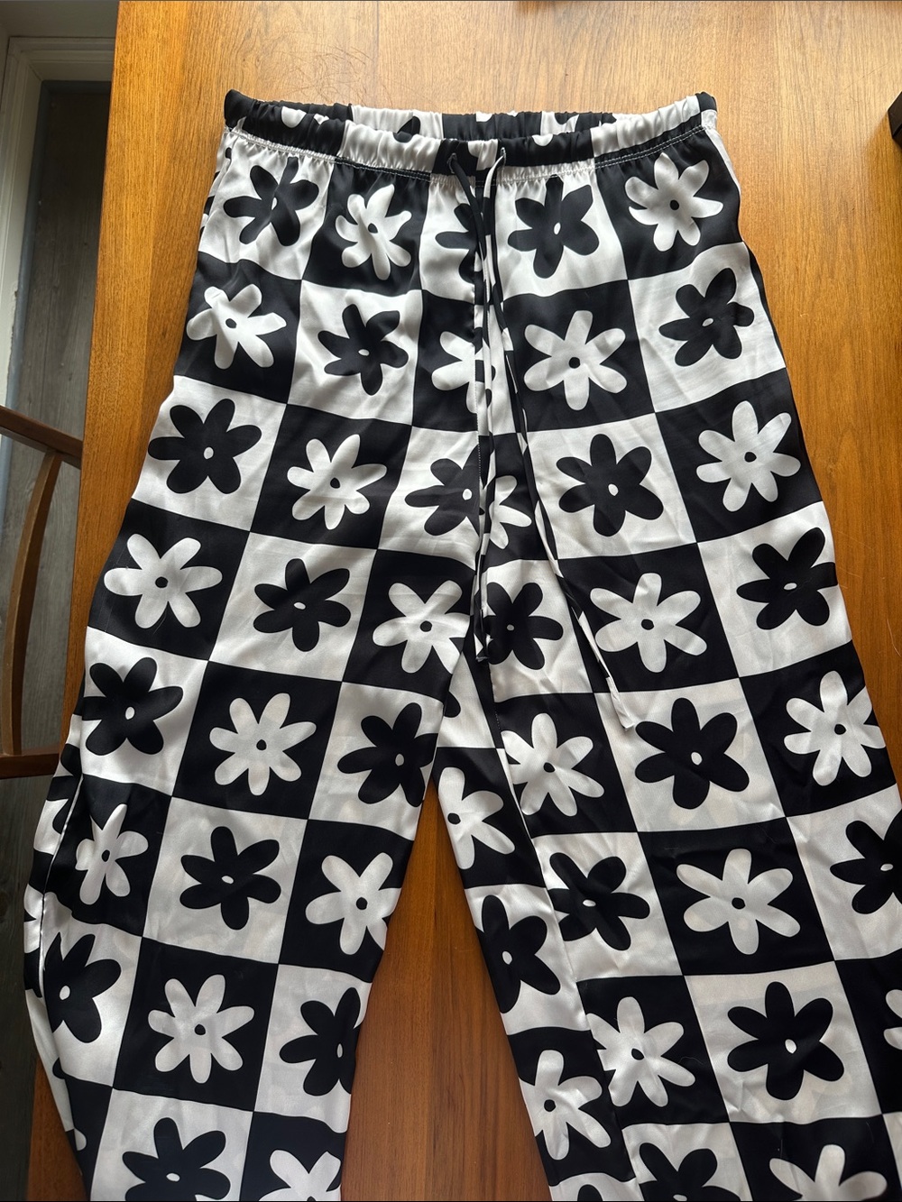 Lisa Says Gah Black & White Floral Check Pajamas - Picture 3 of 5